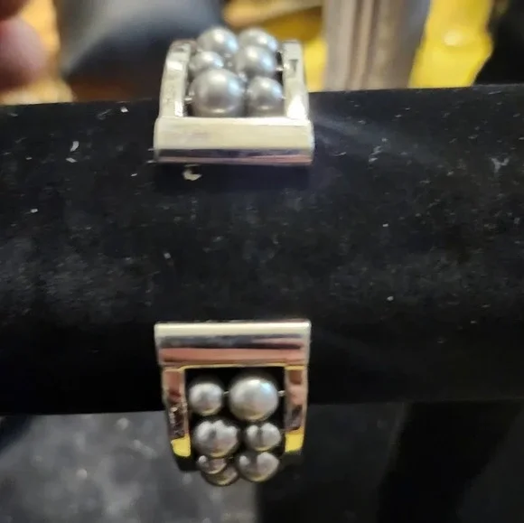 Vintage Avon Gray Womens Cuff Watch - Picture 3 of 5